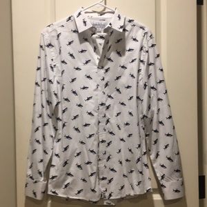 Like New!Nicole Miller men Button Down Shark fishing collared dress shirt size M